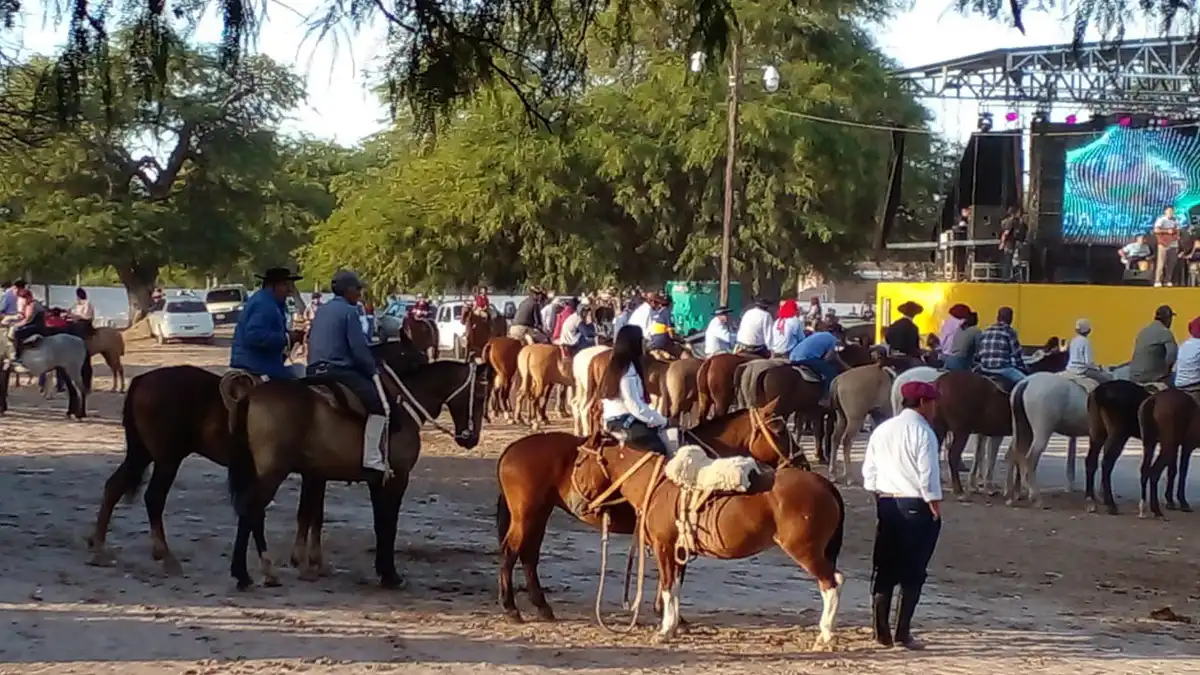 Icaño disfrutó de sus trincheras de carnaval