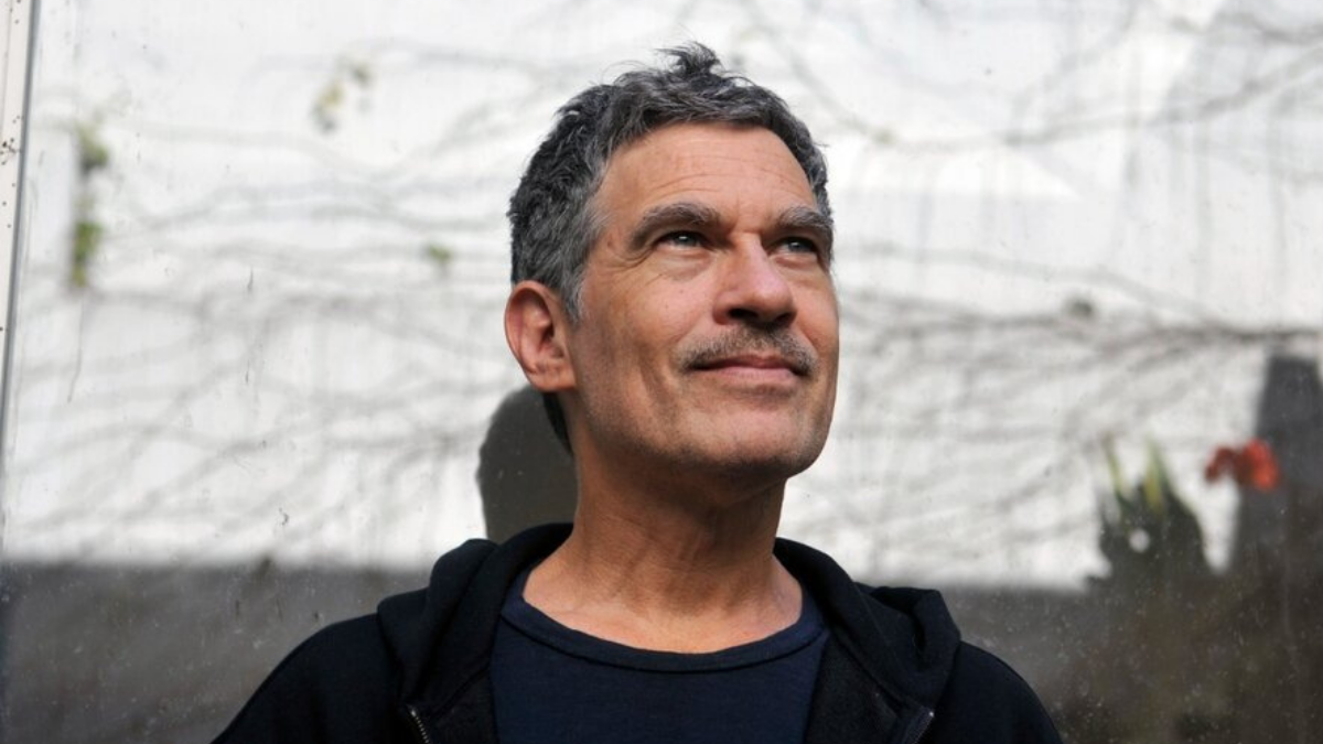 Axel Krygier reinterpreta «La dicha en movimiento» de Los Twist, en el CCK