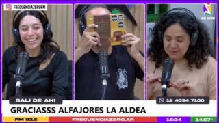 🫶🏻 ¡Gracias a la gente de @alfajoreslaaldea por estos riquísimos alfajores! ✨

😉En esta ocasión degustamos de los de dulce de leche, 70% cacao y mousse de avellanas bien al estilo marplatense

👉🏻Podes conseguirlos en comercios de las zonas o a través de su pagina web alfajoreslaaldea.com