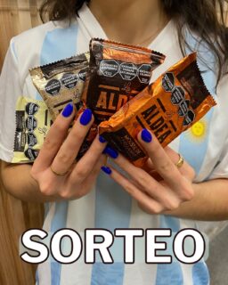 ‼️En este día de la tradición que mejor que sortear DOS CAJAS de ALFAJORES "LA ALDEA"

Para participar tenes que:
1. Seguir a @alfajoreslaaldea 
2. ⁠Seguirnos a nosotros @frecuenciazerofm 
3. ⁠Contarnos cual es tu gusto favorito 

🚨Tenes tiempo hasta el miercoles 12/11

👉🏻El/la ganador/a nos pondremos en contacto para organizar la entrega del premio. Por otro lado, las dos cajas elegidas serán acorde a la disponibilidad.