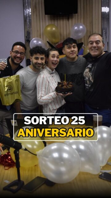 🎙️ ¡Cumplimos 25 años! 🎉

Hace 25 años comenzaba este camino y, con el paso del tiempo, seguimos sosteniendo los mismos principios: comunicar, divertir, informar y acompañar💞

Hoy celebramos todo lo recorrido, a quienes fueron parte y a quienes siguen haciendo posible que la radio continúe creciendo🥹🙌🏻

Para festejarlo, hicimos un sorteo y 🎉 ¡ya tenemos ganador!
Felicitaciones a @mis.bandas.de.rock por llevarse el premio💐

❤️ 25 años al aire, 25 años haciendo radio. ¡Gracias por acompañarnos!

#25años #aniversario #rádio #frecuenciazero