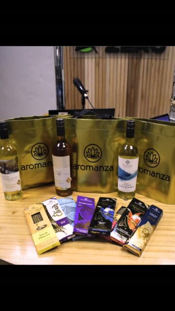 🥳El lunes 21 de septiembre cumplimos 25 años y para celebrar a lo grande sorteamos 3 Kits Relax para agradecerles por escucharnos en esta trayectoria

💆🏼‍♀️El Kit Relax contiene diversos sahumerios, cortesía de @plazerez y un vino de la @fincabandini, ideales para disfrutar en estos días primaverales

🔴 Los ganadores se anunciarán durante la programación de Frecuencia Zero el lunes 21/09

👏 Para participar seguí los siguientes pasos:

👍 Dale like a este posteo

➡️ Seguí a @frecuenciazerofm

📲 Comentá la palabra FRECUENCIA para participar!

⚠️Los premios se retiran por nuestro estudio en #mataderos 

#sorteo #25años #festejo