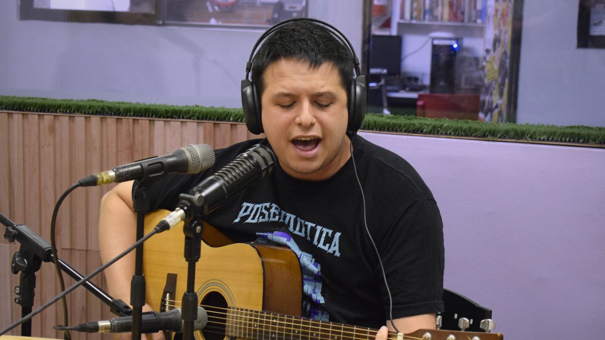 Lúcida vino a presentar su segundo EP con acústico en vivo