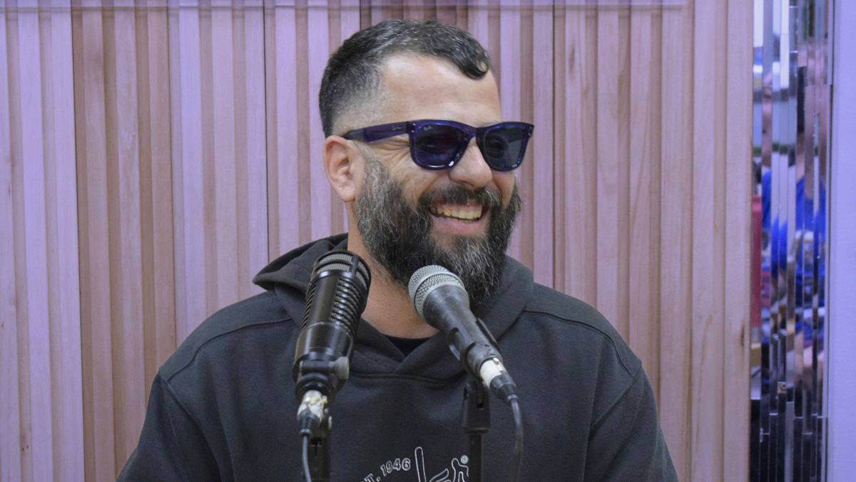 Jona Álvarez y los Campeones del Mundo presentan sus canciones