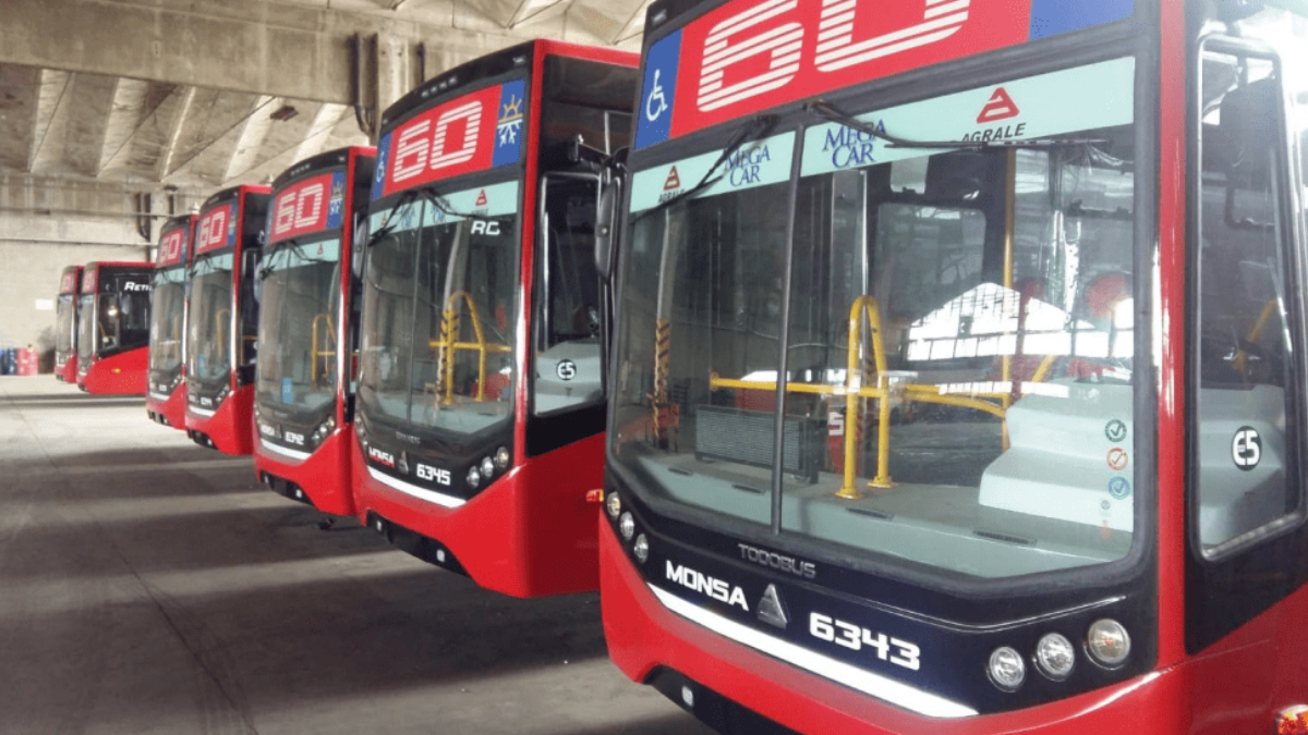 Paro de colectivos por 24 horas por desacuerdo con las paritarias