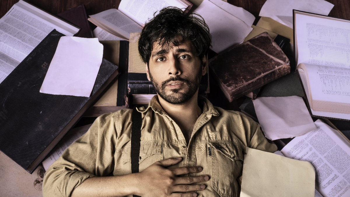 Pedro entre páginas: teatro, fantasía y una búsqueda personal, Entrevista con Emmanuel Maximiliano
